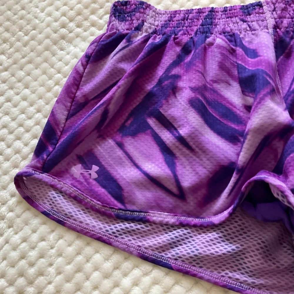 Under Armour Mesh Shorts‎ - Purple - Size Medium